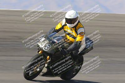 media/Nov-06-2023-Moto Forza (Mon) [[ce023d0744]]/4-Beginner Group/Session 2 (Bowl Tight Speed)/